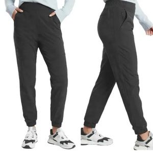 Athleta Brooklyn lined jogger— my favorite pants!  Black 8T